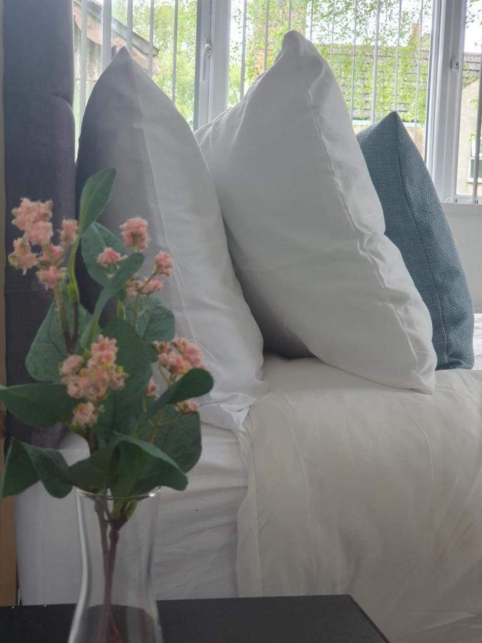 1 & 2 Bed Apartments - Desborough, Kettering, Cosy, Parking, Family, Wifi Esterno foto