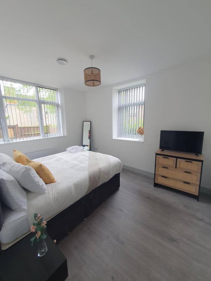 1 & 2 Bed Apartments - Desborough, Kettering, Cosy, Parking, Family, Wifi Esterno foto