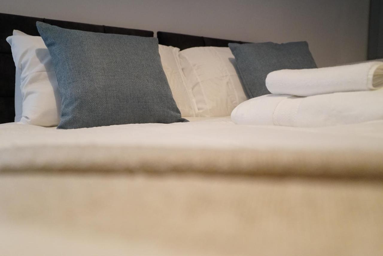 1 & 2 Bed Apartments - Desborough, Kettering, Cosy, Parking, Family, Wifi Esterno foto