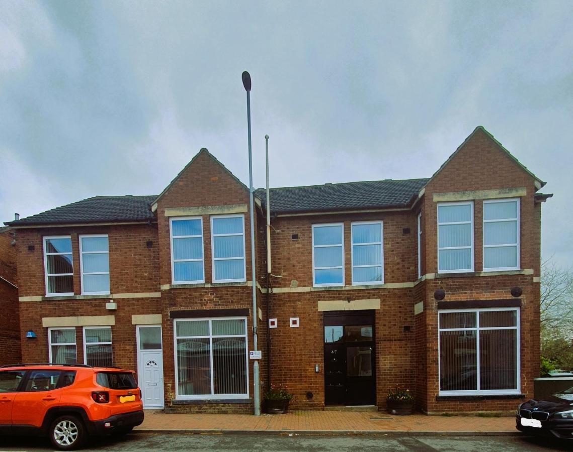 1 & 2 Bed Apartments - Desborough, Kettering, Cosy, Parking, Family, Wifi Esterno foto