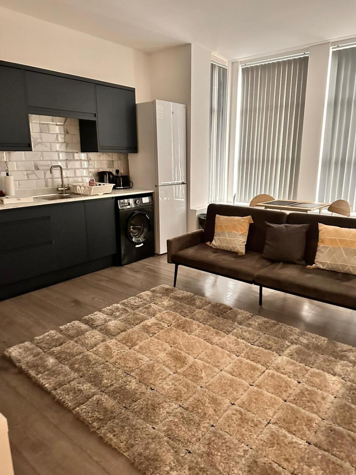 1 & 2 Bed Apartments - Desborough, Kettering, Cosy, Parking, Family, Wifi Esterno foto