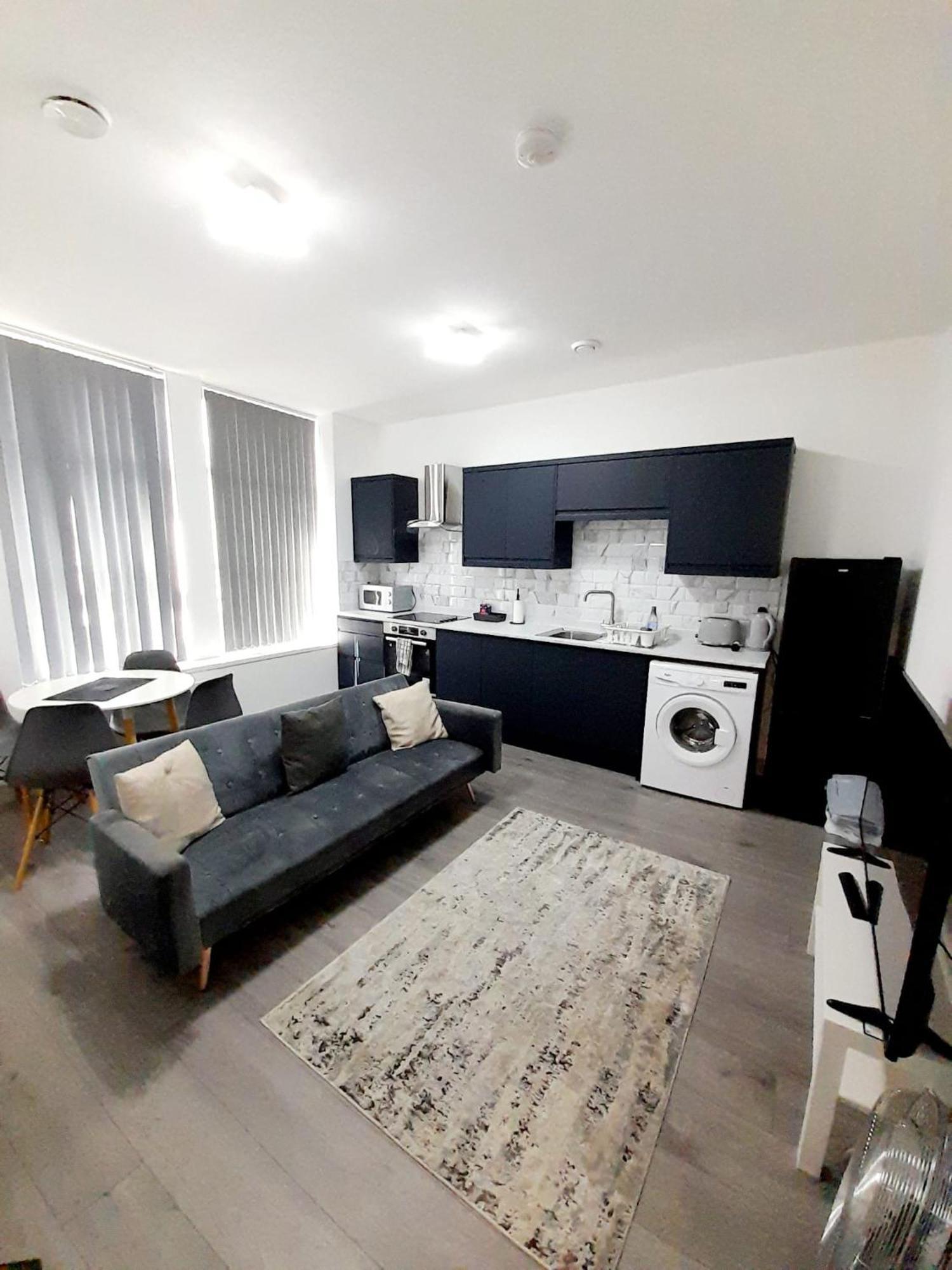 1 & 2 Bed Apartments - Desborough, Kettering, Cosy, Parking, Family, Wifi Esterno foto